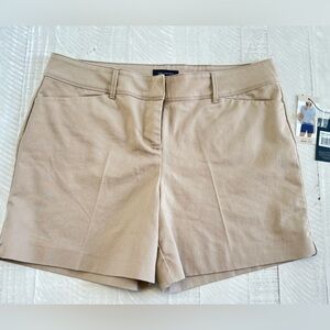 The Limited Taylored Fit Short in Sand Color Size 14